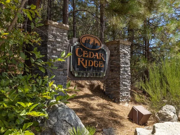 8 N Cedar Vista Cir, Bass Lake, CA 93604