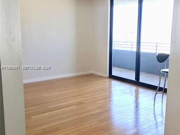 3rd image of 300 Biscayne Boulevard Way #4509