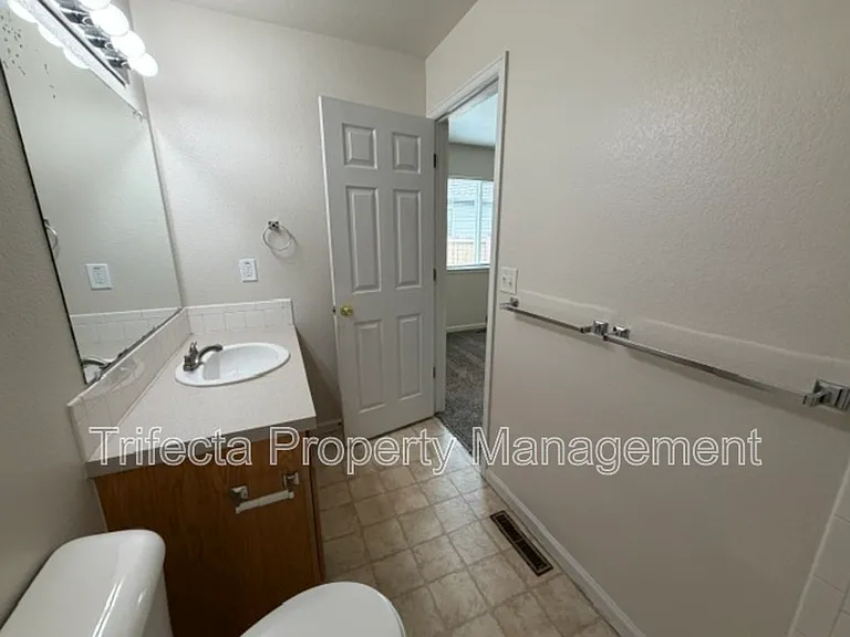 3627 Glenbarr Ct — Photo 14