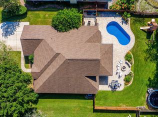 5527 London Lake Dr W, Jacksonville, FL 32258