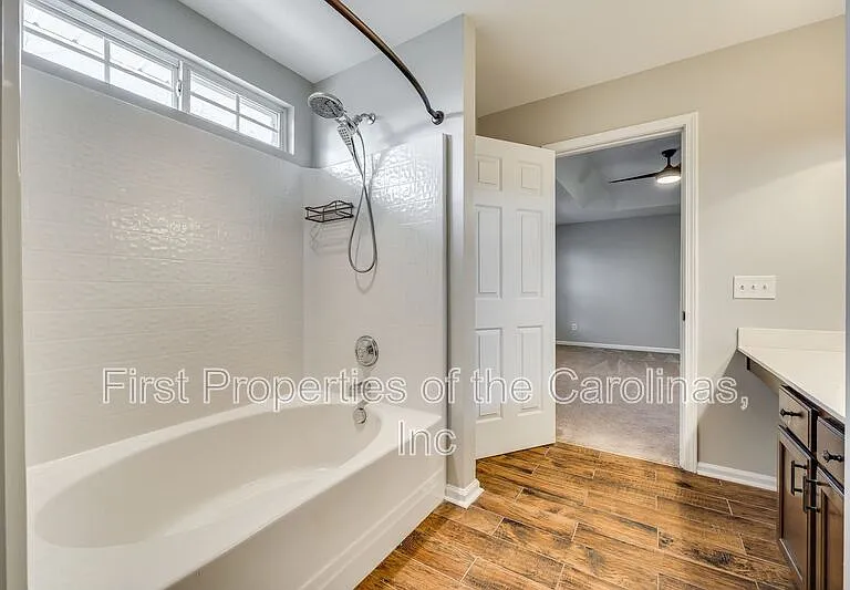 618 Bayou Cir — Photo 18