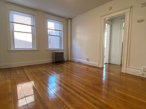 4th image of 121 Park Dr APT 14