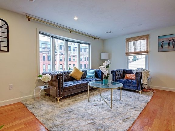 5th image of 98 Washington St #98