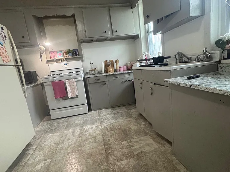238 S Pershing Ave #1 — Photo 2
