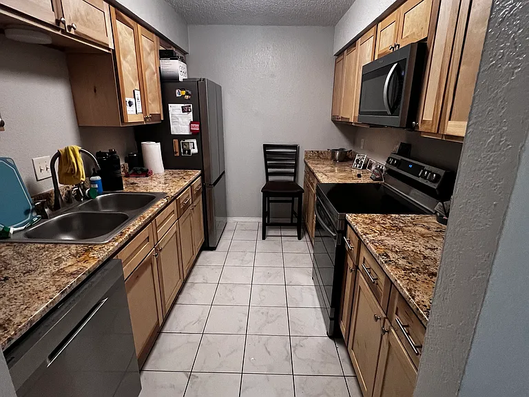 2214 Lavern St #B — Photo 5