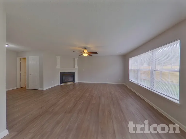 12724 Deaton Hill Dr — Photo 3