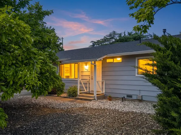 2490 Galaxy Way, Redding, CA 96002