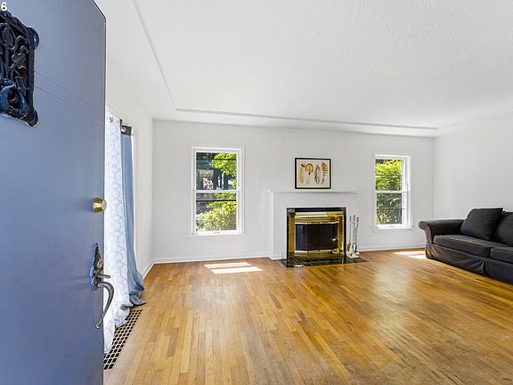 4th image of 1709 NE Dallas St