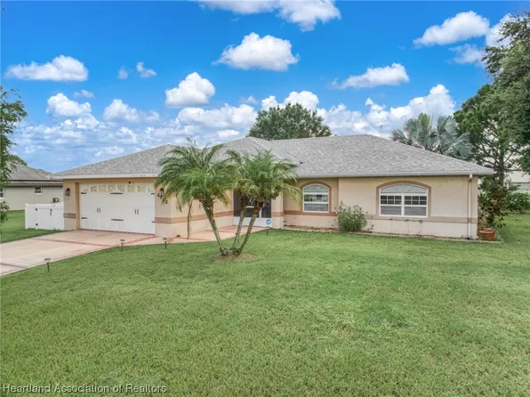 6908 Kenwood Pl, Sebring, FL 33876