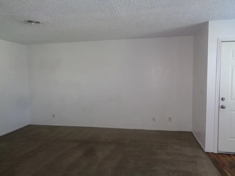 1332 Hobart Dr #4 — Photo 3