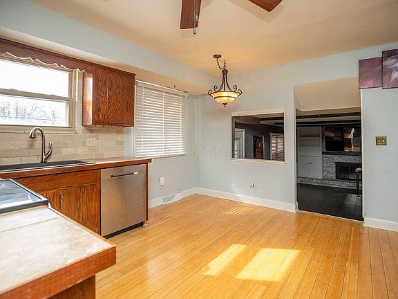 4th image of 1693 Sandalwood Pl