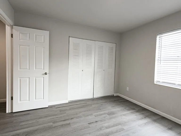 Oak Terrace — Photo 8