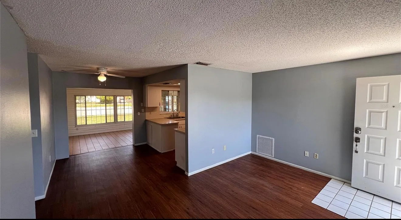 9103 Whitman Lane — Photo 4