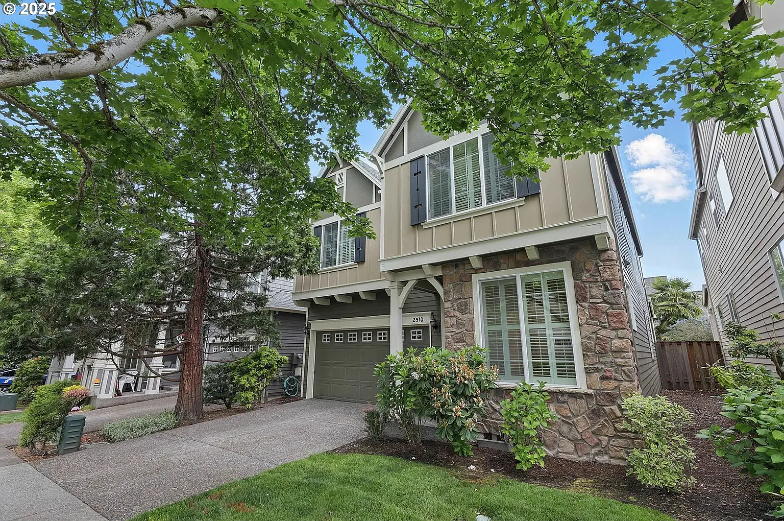 4 bed, 2.5 bath, 1922 sqft, $2,950 — Photo 2