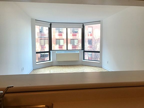 3rd image of 70 Battery Pl APT 318