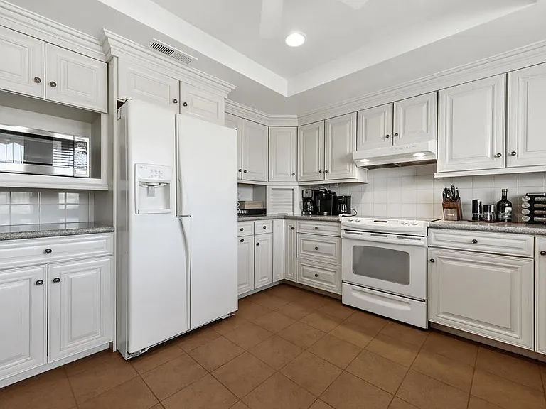 47 Juan Carlos Dr — Photo 15