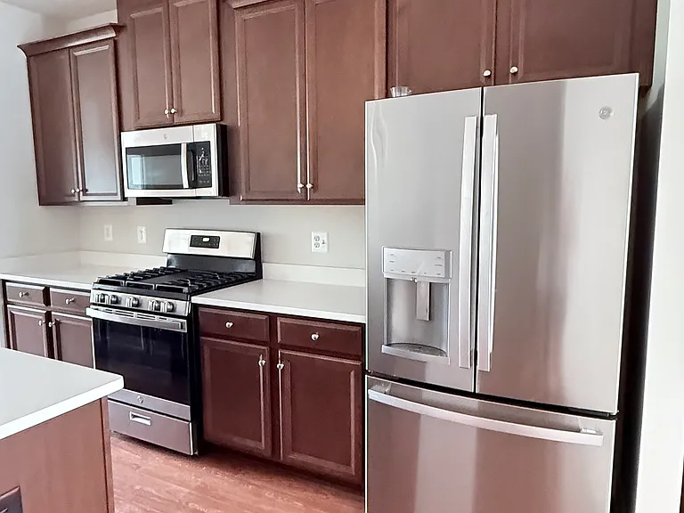 3511 Carnaby St — Photo 36