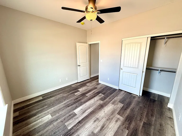 3368 N Apache St — Photo 23