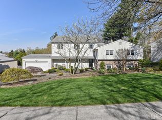 27 Agate Rd, East Brunswick, NJ 08816