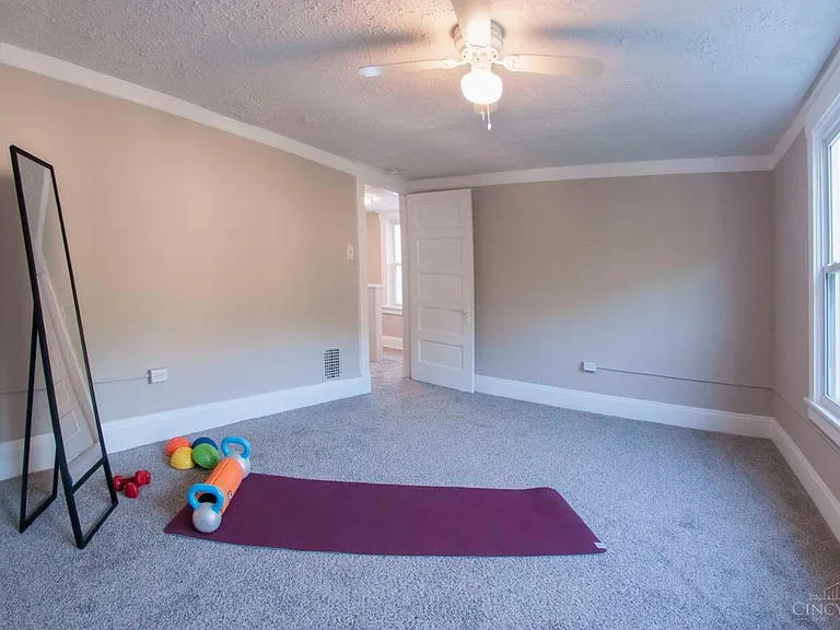 1217 Purcell Ave — Photo 10
