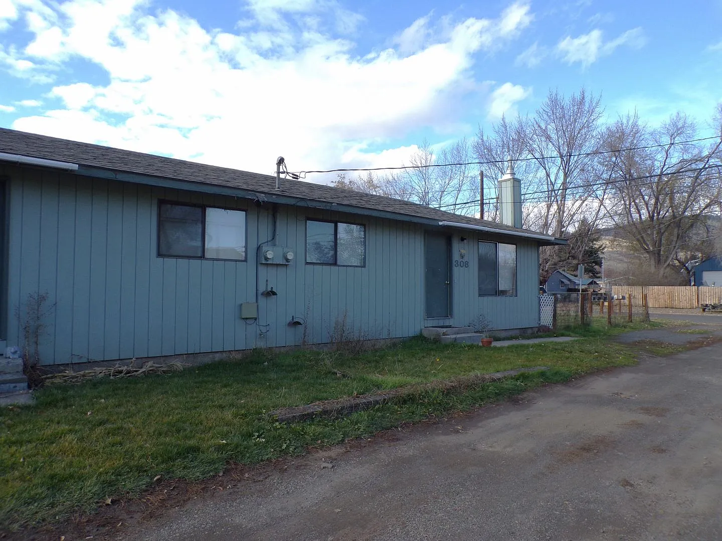 Division Ave. Duplex — Photo 1