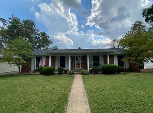 1512 1st Pkwy, Washington, MO 63090