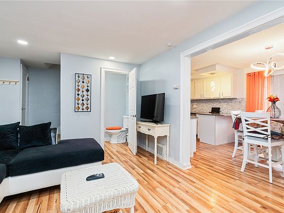 3rd image of 212 Richland Dr