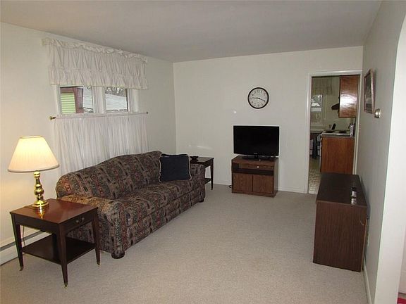 3rd image of 205 W Baird St