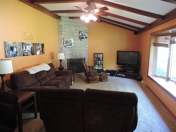 2nd image of 209 Briarwood