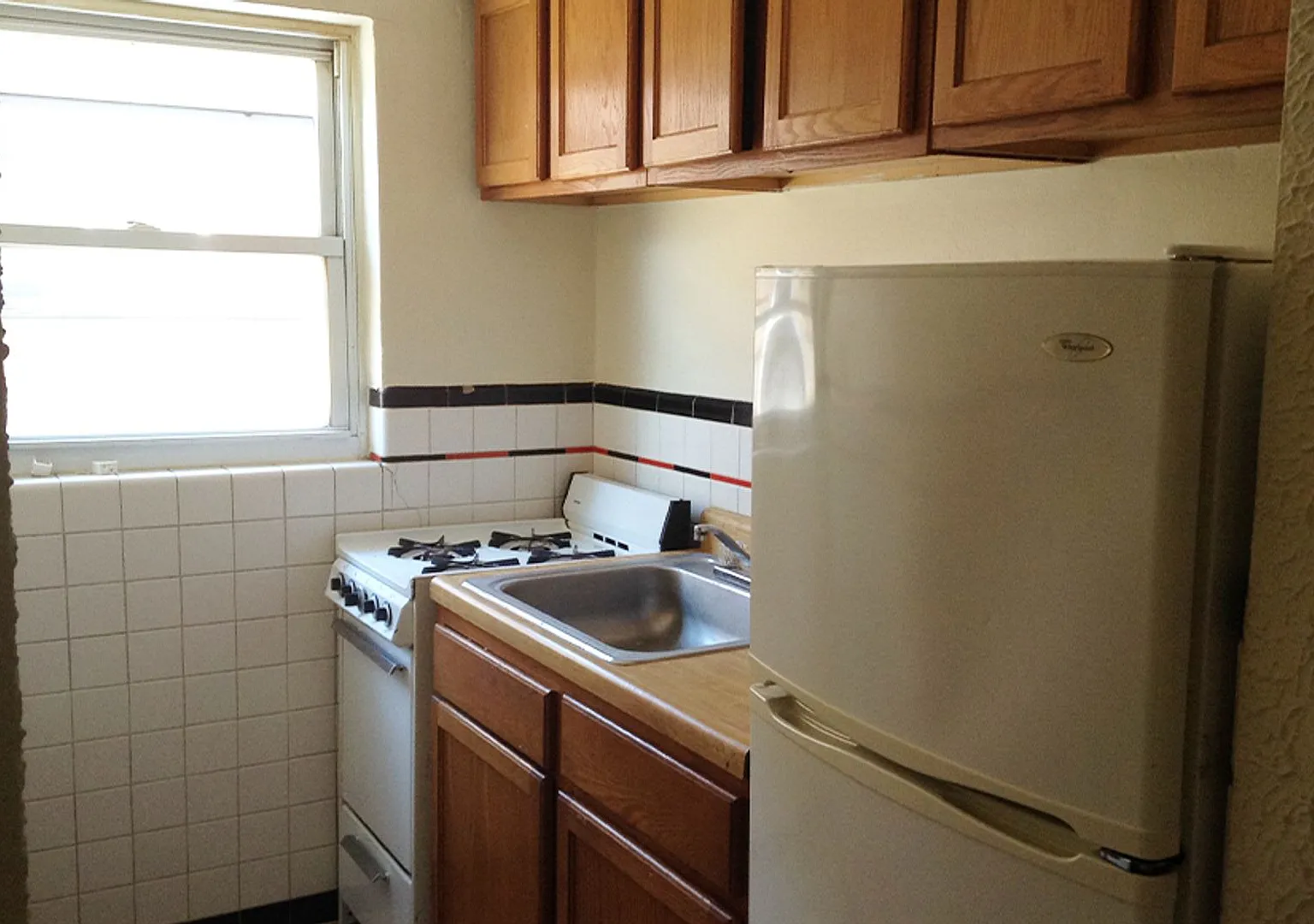 Ludlow 948 — Photo 1