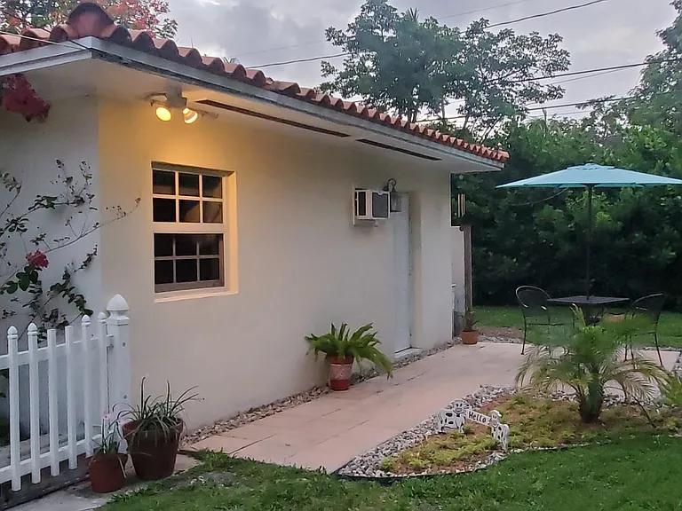 633 Majorca Ave — Photo 2