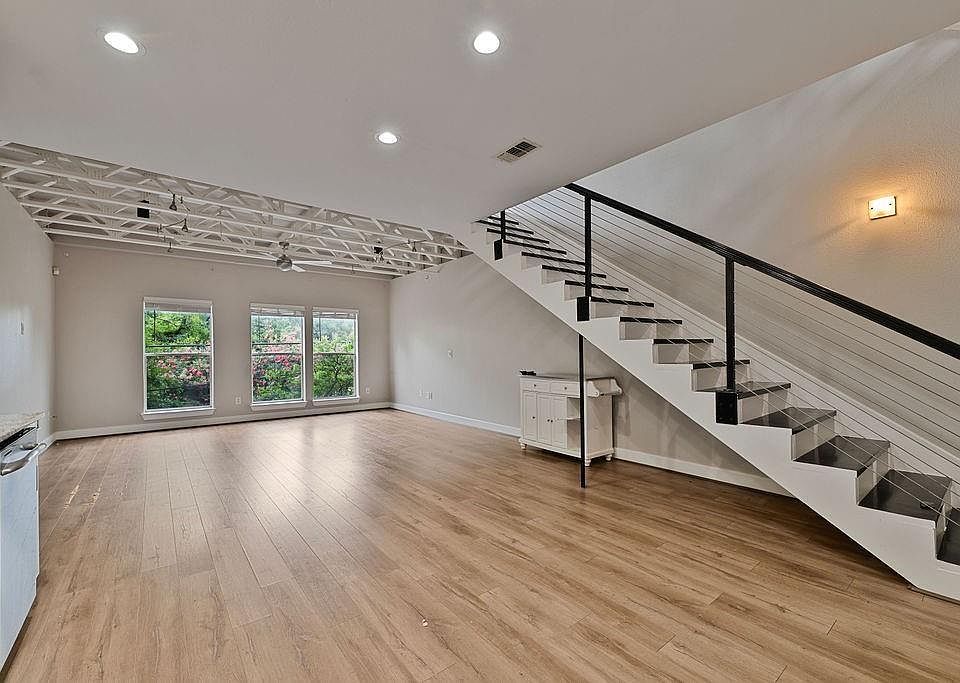 1st image of 1616 Elgin St #11