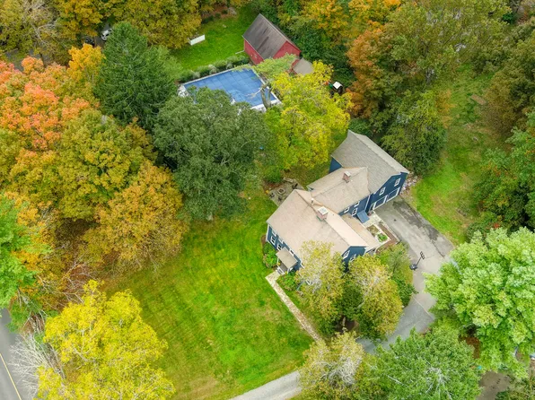 40 Flat Swamp Road, Newtown, CT 06470