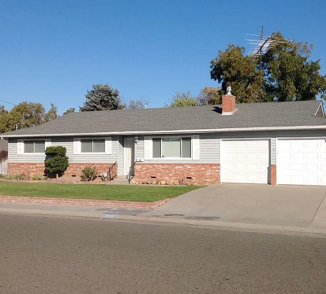 2120 Edmart St — Photo 1