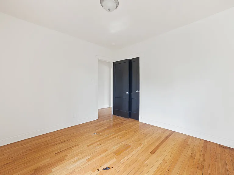 114 Clyde Ave — Photo 53