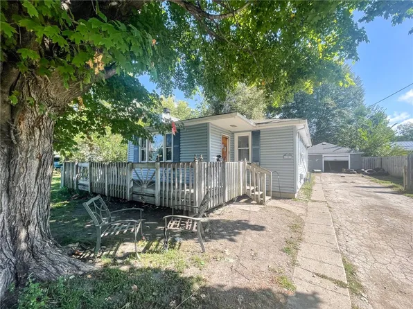 1909 E 22nd St, Des Moines, IA 50317