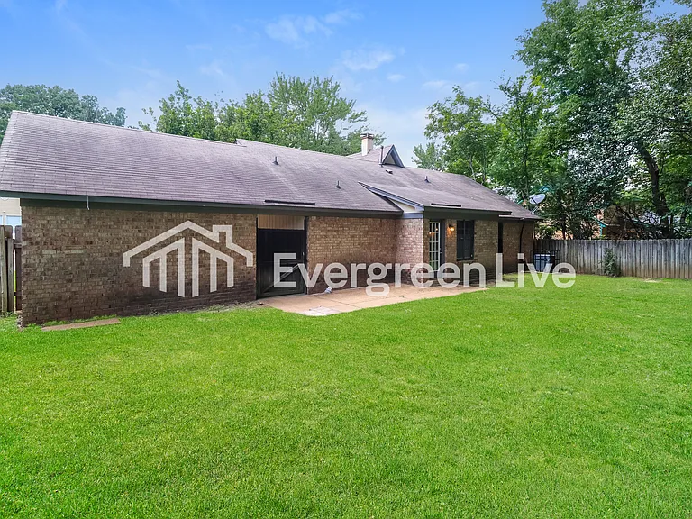 2822 Baywood Dr — Photo 10