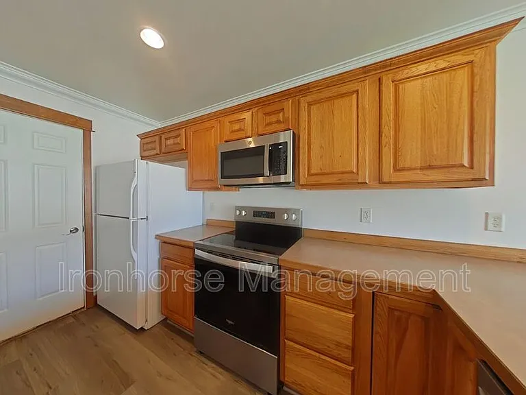 5471 Glenellen Dr #4 — Photo 7
