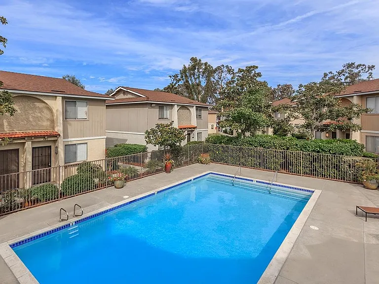 Lamar Garden Townhomes — Photo 45