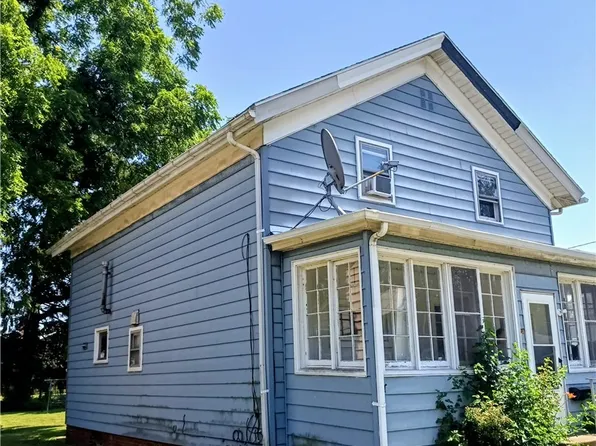 766 Buffalo St, Conneaut, OH 44030