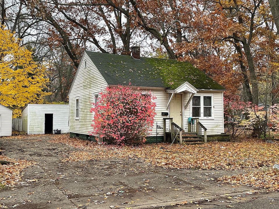 2nd image of 3234 5th St