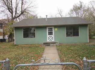 1104 SE Lawrence St, Topeka, KS 66607