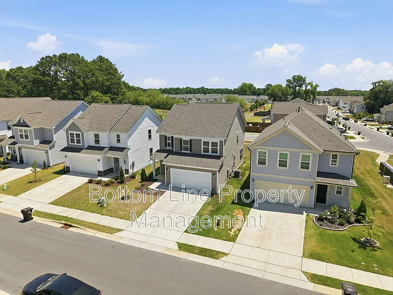 24 Blackthorn Ln — Photo 6