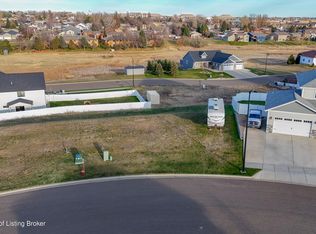 1814 Sunrise Dr, Dickinson, ND 58601