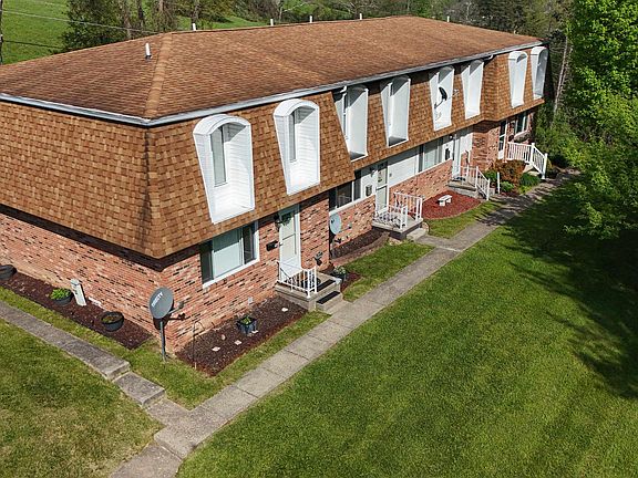 3rd image of 93 Pinewood Rd