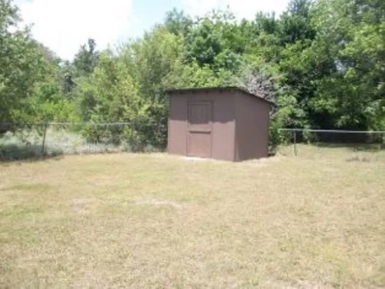 112 Cindy Ln — Photo 12
