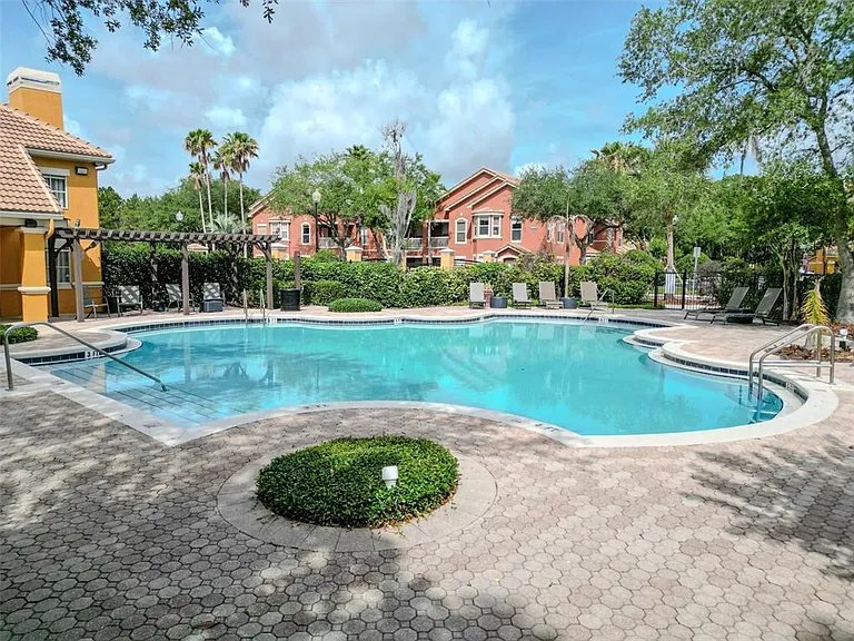 8818 Villa View Cir #204 — Photo 32