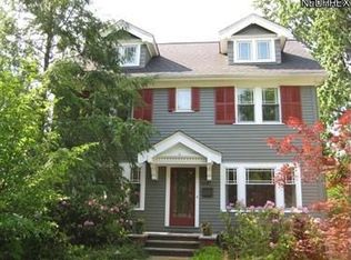 2684 Scarborough Rd, Cleveland Heights, OH 44106