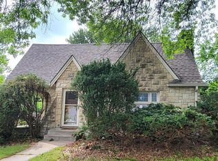 839 SW Parkview St, Topeka, KS 66606