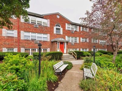 7 Cass St APT 6, West Roxbury, MA, 02132